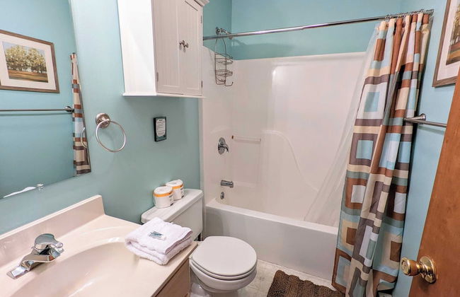 The Bear Foot Lodge by Avantstay Game Room, Deck, Beach/lake Access - Photo 16