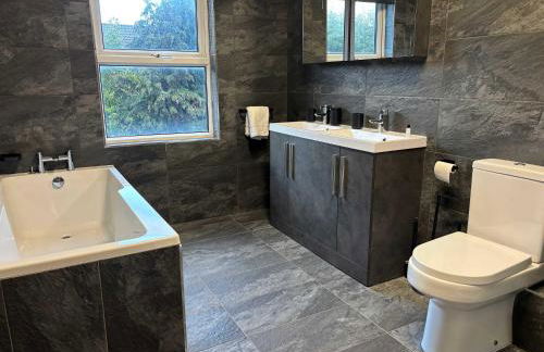 Large Luxury Home in Solihull - Sleeps 14 near NEC & BHX - Foto 31