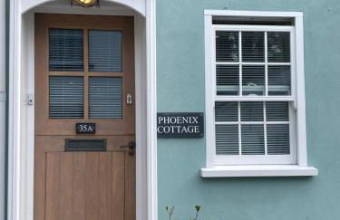 Reduced rates for this month! Beautiful cottage, 3 stories high with upstairs courtyard and set in an amazing location! The fantastic newly developed Town Mill with restaurants and craft shops on your doorstep Also only 2 minutes to the sea! , Sleeps 4 - Photo 14