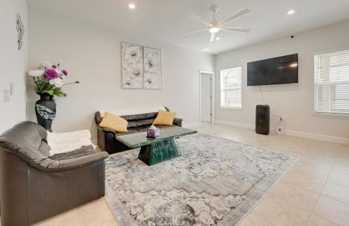 Florida Snowbird Haven with Pool! Easy I-75 Access - Photo 6