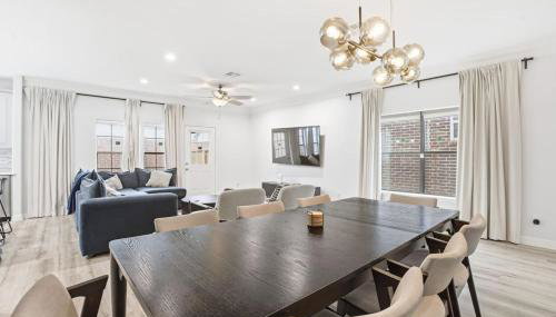 O18B Spacious 3BR Home Sleeps 10 With 2 Living Areas - Foto 4