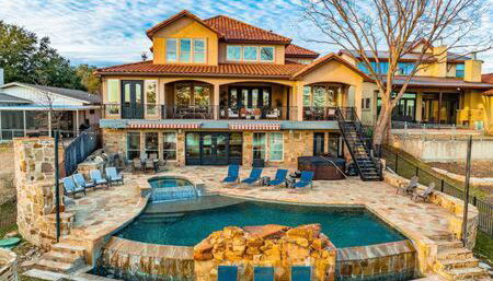 Beachfront Villa New Listing Intro Pricing - Foto 2