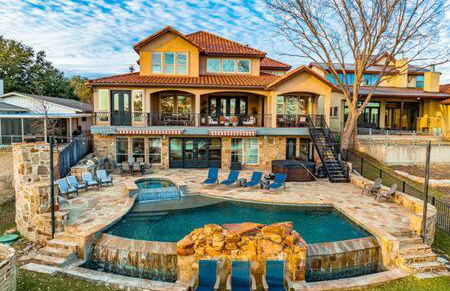 Beachfront Villa New Listing Intro Pricing - Foto 2