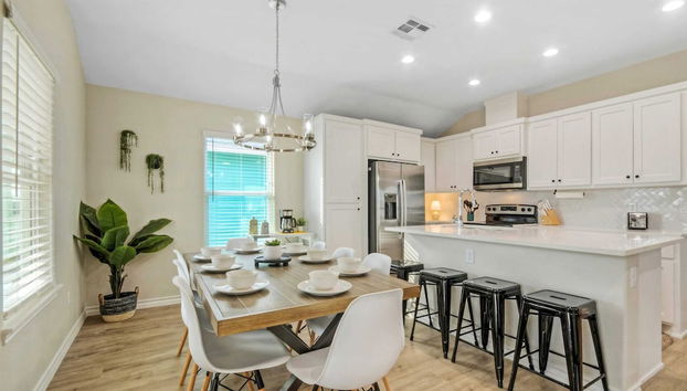 Patio Lounge w/ Firepit! Nature Preserve Views Surf-n-dipity by Avantstay - Foto 4, Interior