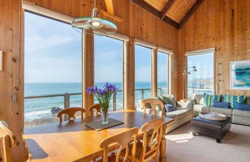 Breaking Waves! On the Bluff! AMAZING VIEWS!! BBQ! Fast WiFi! Walk to Beach!!! - Foto 8