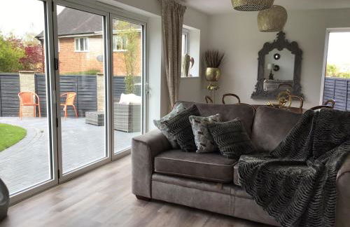 Luxuriously appointed 3 bedroom cottage off road parking for 3 vehicles dogs welcome by prior arrangement only 3 church cottages Alfrick close to Malvern and Worcester and Shelsley Walsh in a lovely village close to M5 Dogs welcome - Photo 31