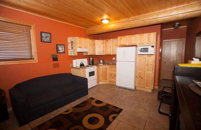 Silver Bullet Inn by Apex Accommodations - Photo 6