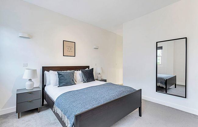 Sunny 2-bed Flat in Chiswick - Foto 7