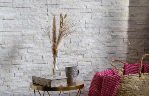 Patio & Parking - Self check-in & Remote access - Foto 6