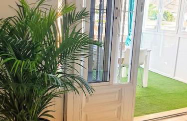 The perfect place to relax Bedroom with hot tub, beautiful tropical garden area. Bbq and big open spaces through all the house.It is located in a quiet place, but still 5 min away from the touristic Puerto Rico and walking distance from the beach - Foto 31