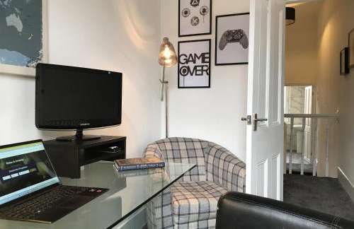 Bright Spacious 3-bed With Office & Patio, Preston - Foto 88