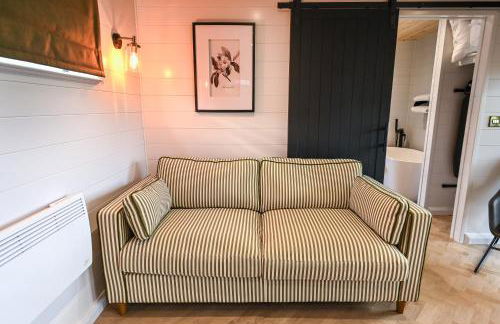 Staining Luxury Lodges - Photo 3