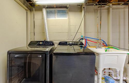 Brew City Game Room Fenced Yard 2 king beds - Foto 102