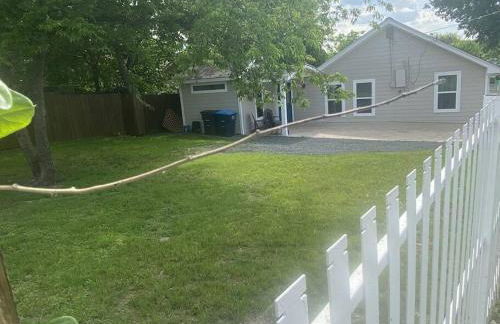 StockYards! Less than 4 minutes-Sleeps 8-Lee House - Foto 16