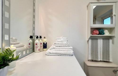 J&J stays 5 bedroom detached house in Peterborough with parking - Photo 55