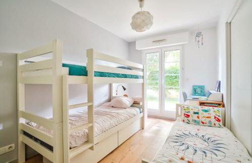 Grand et charmant appartement familial, 3 chambres, et moderne avec grand jardin et parking privatif aux portes de Paris - Foto 8