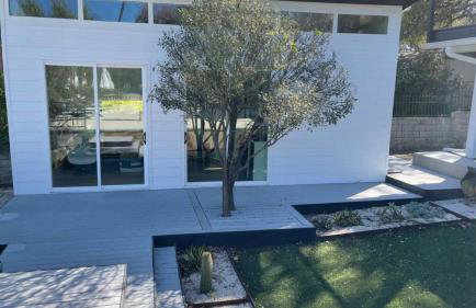 Luxurious Modern Retreat with Private Pool & Patio - Foto 41