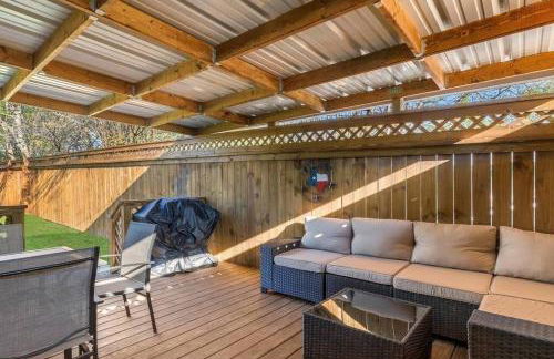 Stockyards 5 mins!-New!-Sleeps 8. Cowboy Bungalow - Foto 14