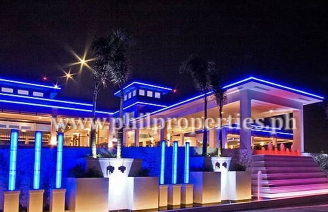 Grass Residences - Condo - Photo 33