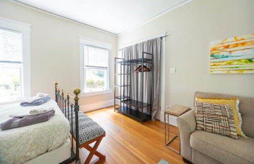 Spacious 2BR in Grand Old Home, Downtown Durham - Photo 19