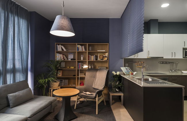 AinB Barcelona Sants Apartments - Photo 49