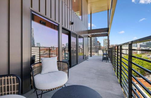 The Rhythm and Rooftop Penthouse Walk To Broadway with Pool and Amazing Views - Foto 48