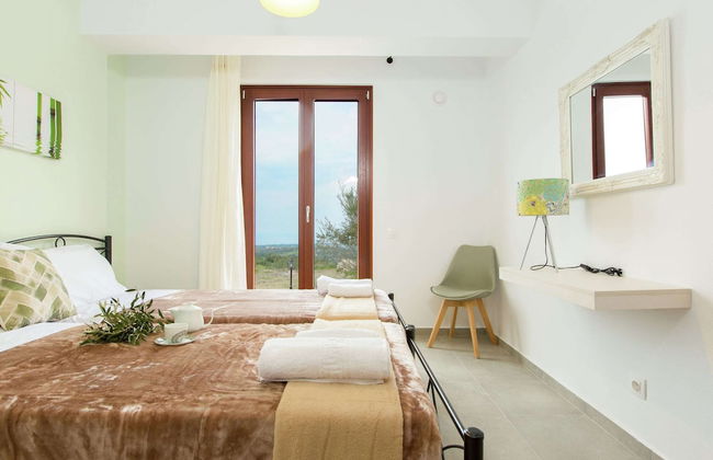 Villa in Arkadi With Pool Near the Sea - Photo 9