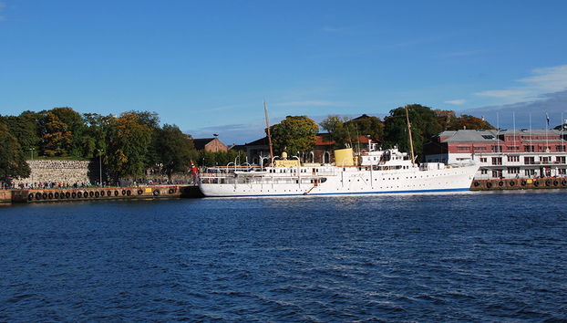 Fjord sightseeing - Photo 4