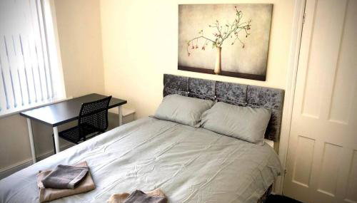 The Manchester Pad - 3BR Entire house with parking - Foto 3