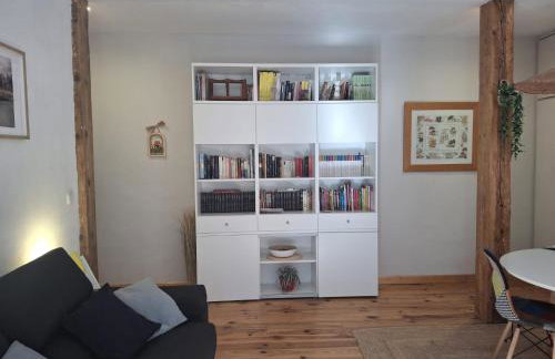 Apartamento REFORMADO -75m - VISTAS a la montaña y al rio - Wifi - TRASTERO en planta calle - Junto a Parking publico - Foto 4