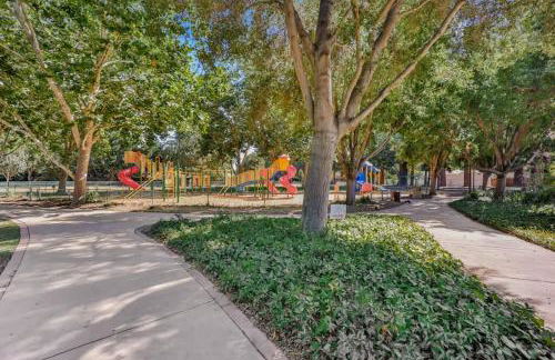 601-Lavish Family Home w AC & Patio near Meta & Stanford - Foto 66