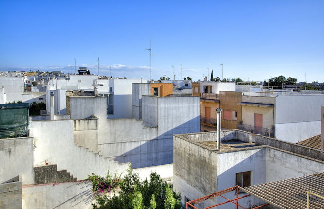 Lovely 70s Style Patio and Terrace - Photo 62