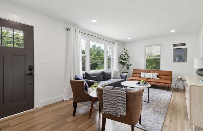 Chic Retreat Near Airport & Downtown Nashville by RedAwning - Photo 15