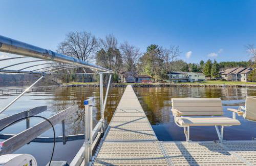 Lake Wisconsin Retreat with Dock Great for Groups! - Foto 36