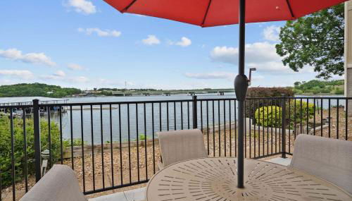 Beautiful Lakefront 3br Private Condo - Photo 4