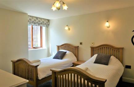 Sheep Dip Cottage - 5* Cyfie Farm, with log burner and private hot tub - Foto 12