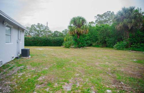 Patio I Firepit I 65 TV w/ Netflix I 472mbps I WD - Foto 23