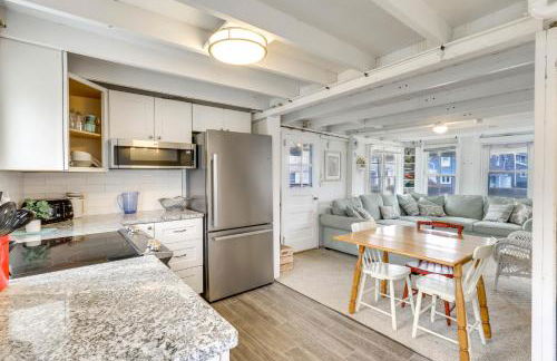 Charming Westbrook Cottage, Steps to Private Beach - Foto 9