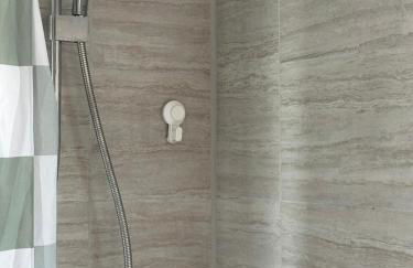 Cosy 2BR Home with Garden & Parking - Foto 51