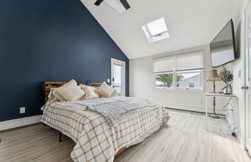 The Roost- Steps to beach & incredible water views - Foto 9