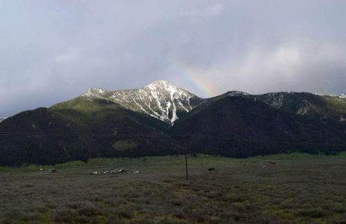 Scenic Vacation Cabin with 360° Mountain Views near Yellowstone National Park in Madison River Valley, Montana - Foto 26