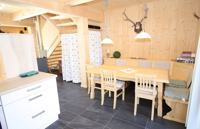 Lavish Wooded Chalet with Sauna & Hot Tub in Hohentauern - Photo 16