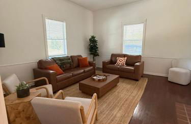 Charming 2-Bedroom 1 Bath Near Everything - Foto 8