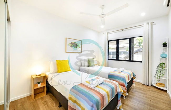 Urbanretreat Modern Outdoor Dining Backyard - Foto 21