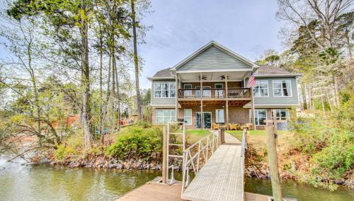 Lakefront Leesville Retreat w/ Private Dock! - Foto 1