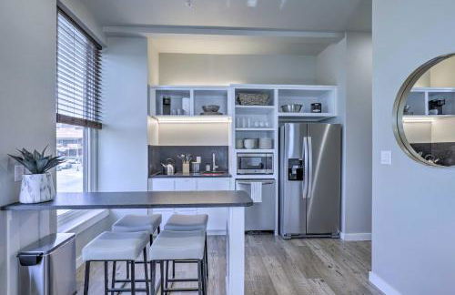 Sleek, Newly Updated Downtown San Marcos Apt! - Photo 3