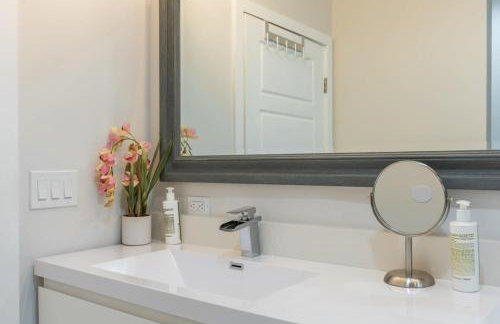 Olas Villa by Rove Travel - Home with Heated Pool - Foto 37