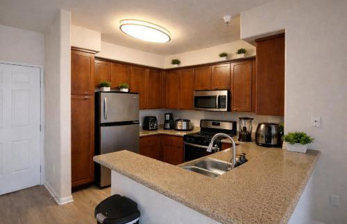 Peaceful 1BR & 2BR MDR Retreat Close to Venice Beach with Pool & Gym - Foto 25