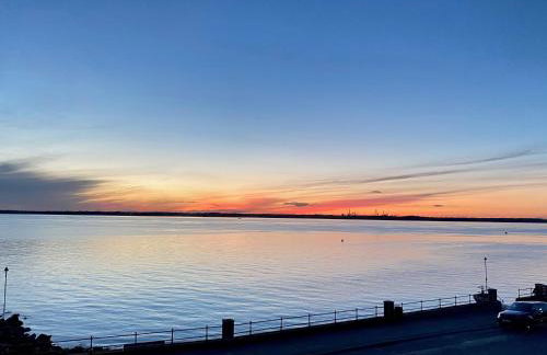 The Deck House - Seafront Upside-Down House with Solent Views, Gurnard - Foto 39