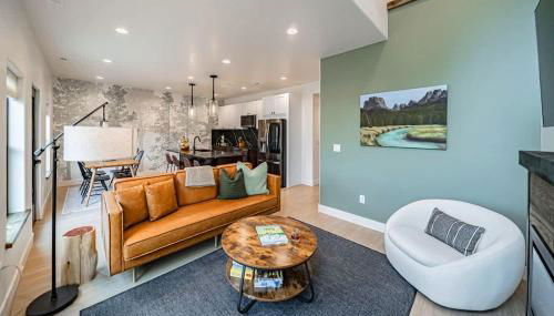 Unique Townhome with AC Garage Patio - Foto 3